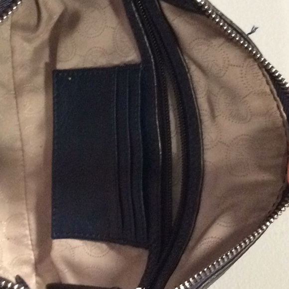 Michael Kors authentic navy medium shoulder bag - Picture 6 of 6